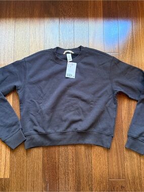 H&M Black Cropped Crewneck Sweatshirt for Women Size S